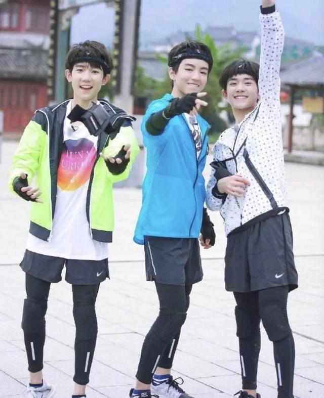 易烊千玺成为首个00后破百亿票房影人,进圈3年,6部电影缔造奇迹休闲区蓝鸢梦想 - Www.slyday.coM 易烊千玺成为首个00后破百亿票房影人,进圈3年,6部电影缔造奇迹休闲区蓝鸢梦想 - Www.slyday.coM