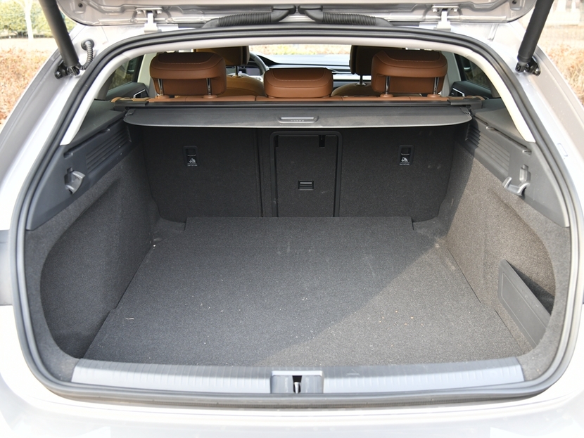 讲究效率 有里有面儿 春节假期返乡用车推荐休闲区蓝鸢梦想 - Www.slyday.coM 讲究效率 有里有面儿 春节假期返乡用车推荐休闲区蓝鸢梦想 - Www.slyday.coM