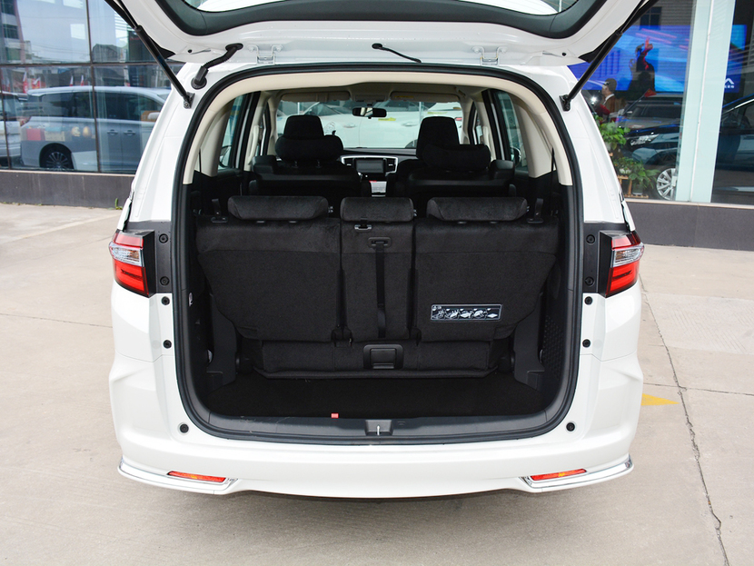 讲究效率 有里有面儿 春节假期返乡用车推荐休闲区蓝鸢梦想 - Www.slyday.coM 讲究效率 有里有面儿 春节假期返乡用车推荐休闲区蓝鸢梦想 - Www.slyday.coM