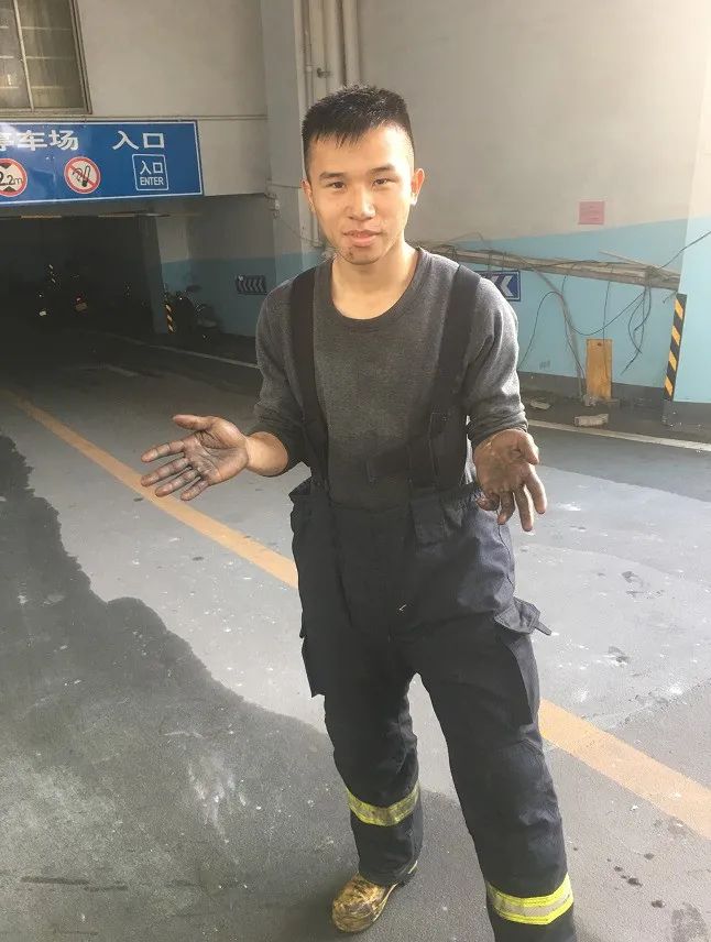 除夕夜牺牲的2名广西消防员欧保尔、韦吉德,被批准为烈士、追记个人一等功休闲区蓝鸢梦想 - Www.slyday.coM 除夕夜牺牲的2名广西消防员欧保尔、韦吉德,被批准为烈士、追记个人一等功休闲区蓝鸢梦想 - Www.slyday.coM