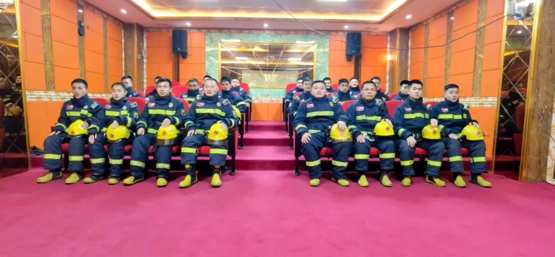 除夕夜牺牲的2名广西消防员欧保尔、韦吉德,被批准为烈士、追记个人一等功休闲区蓝鸢梦想 - Www.slyday.coM 除夕夜牺牲的2名广西消防员欧保尔、韦吉德,被批准为烈士、追记个人一等功休闲区蓝鸢梦想 - Www.slyday.coM