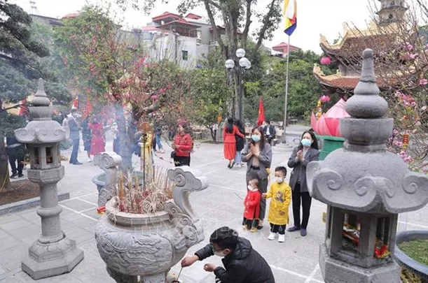 越南的过年习俗：初一买盐、年初寺庙烧香祈福