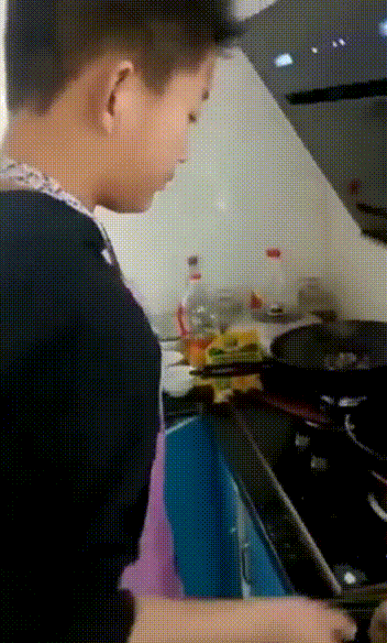 老师布置“春节烧一道菜”,小学生除夕夜连上20道!(视频)休闲区蓝鸢梦想 - Www.slyday.coM 老师布置“春节烧一道菜”,小学生除夕夜连上20道!(视频)休闲区蓝鸢梦想 - Www.slyday.coM