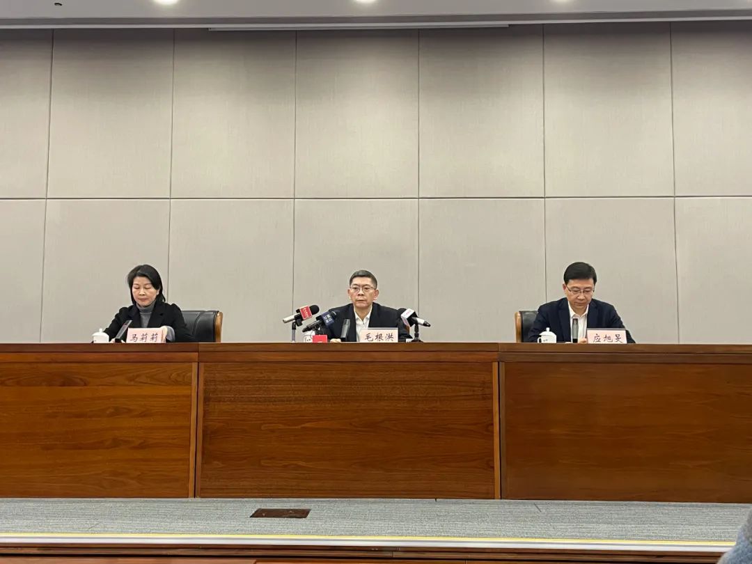 刚刚,一名医务人员确诊,北京这家医院暂停所有门诊!山东一地发布紧急通告,这些集市全部暂停休闲区蓝鸢梦想 - Www.slyday.coM 刚刚,一名医务人员确诊,北京这家医院暂停所有门诊!山东一地发布紧急通告,这些集市全部暂停休闲区蓝鸢梦想 - Www.slyday.coM