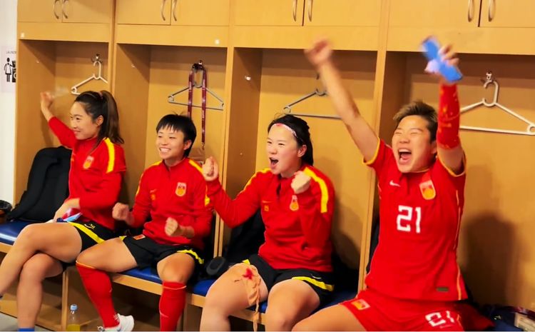 凌晨2点，中国女足更衣室疯狂庆祝叫嚣<a href=