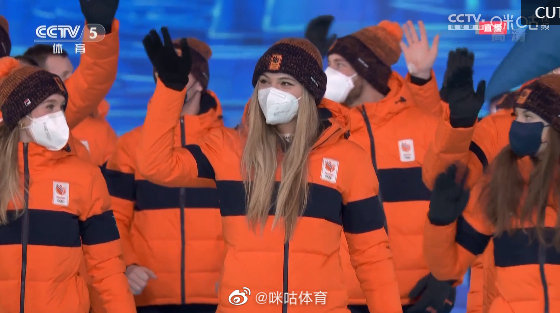 隔着口罩也能感觉出魅力！被<a href=