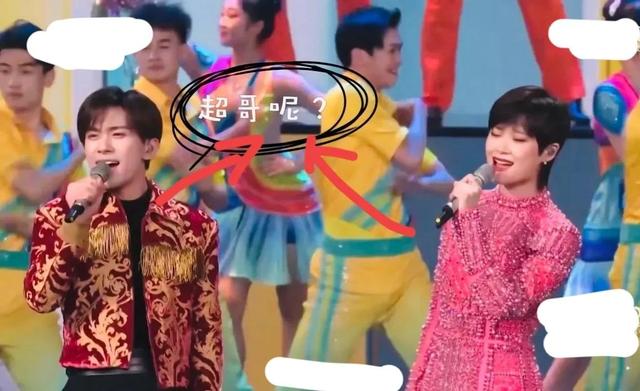 冬奥邓超爬上热搜第一,开幕式“假笑”男孩和蹦跳的气氛组也火了休闲区蓝鸢梦想 - Www.slyday.coM 冬奥邓超爬上热搜第一,开幕式“假笑”男孩和蹦跳的气氛组也火了休闲区蓝鸢梦想 - Www.slyday.coM