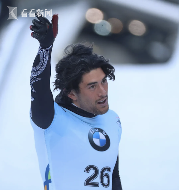 那位不怕冷的冬奥旗手 背后逐梦故事令人动容休闲区蓝鸢梦想 - Www.slyday.coM 那位不怕冷的冬奥旗手 背后逐梦故事令人动容休闲区蓝鸢梦想 - Www.slyday.coM