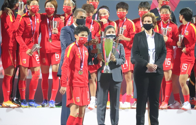 男足学这学那不如学女足！让2追3 中国女足3-2补时绝杀<a href=