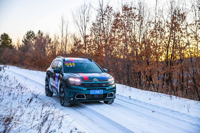 冬季有必要热车吗?修理工说出答案,多少人做错了?休闲区蓝鸢梦想 - Www.slyday.coM 冬季有必要热车吗?修理工说出答案,多少人做错了?休闲区蓝鸢梦想 - Www.slyday.coM