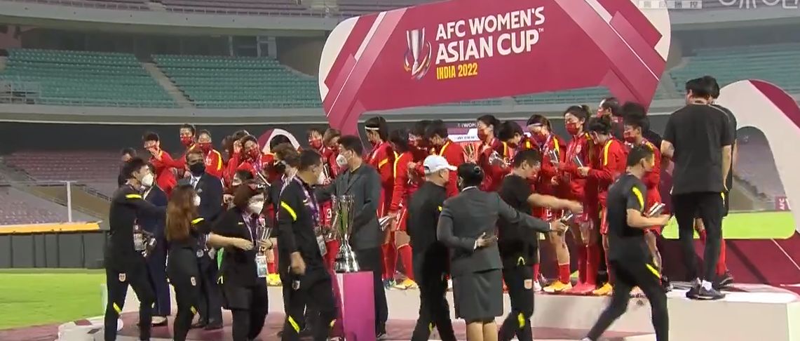 从0-2到3-2女足逆转夺冠，水庆霞被高高抛起，<a href=