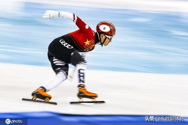 被王濛的解说笑到了，看到<a href=