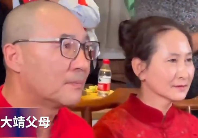 曲春雨拥抱替补选手，<a href=