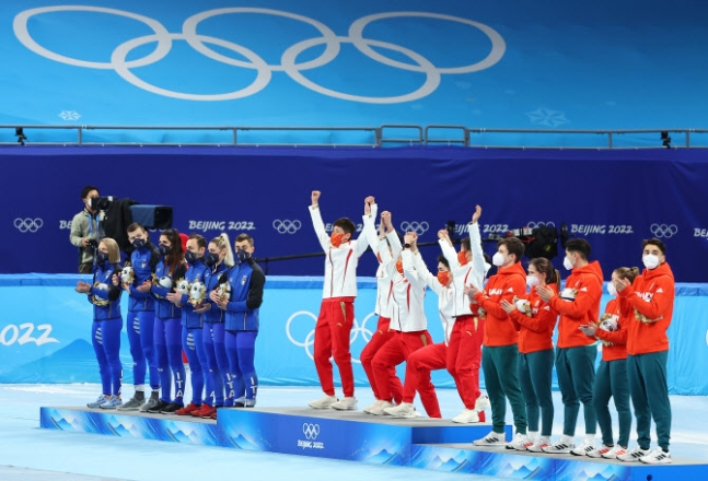 开门黑！韩媒吐槽：中国队有东道主优势，一碰就犯规，对<a href=