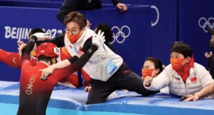 骆明贺晓龙呼吁：速滑队请两位<a href=