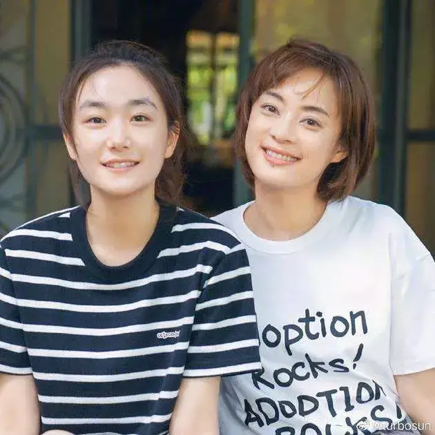 众星祝贺中国女足夺冠！潘粤明配<a href=