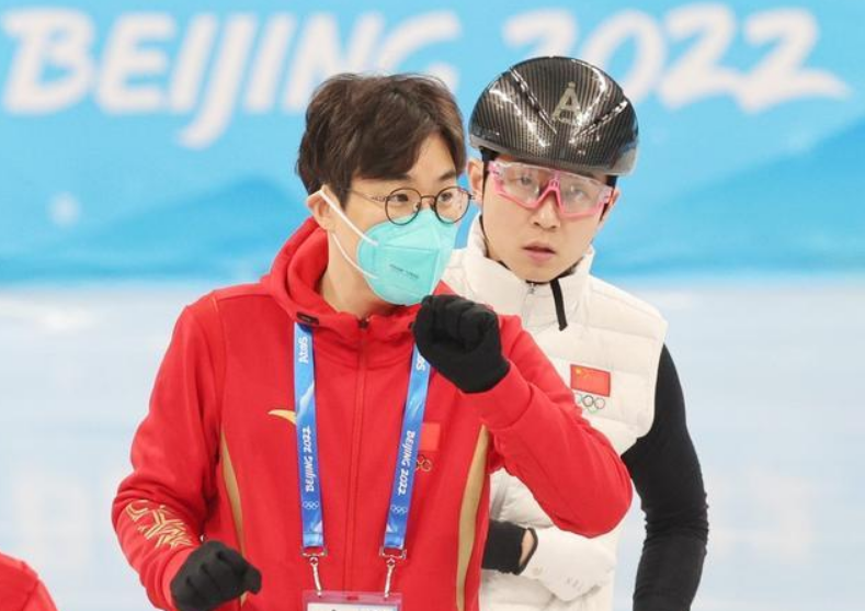 骆明贺晓龙呼吁：速滑队请两位<a href=