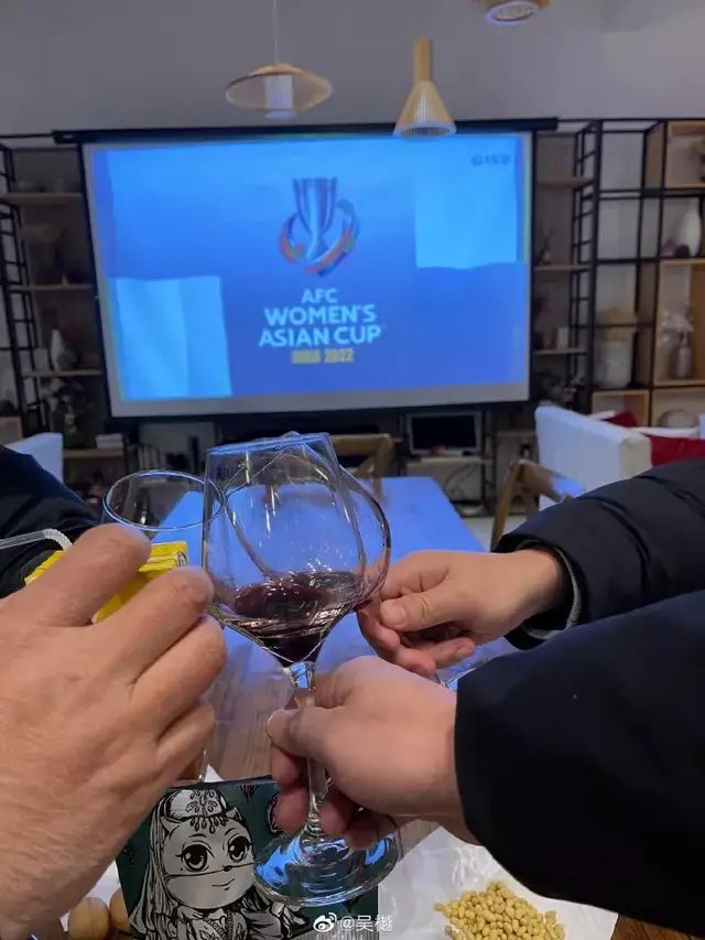 众星祝贺中国女足夺冠！潘粤明配<a href=