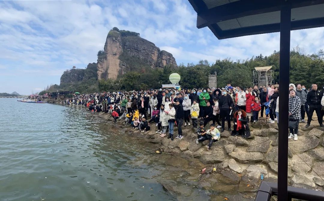 温暖过年嘉游赣丨大年初六抓住假期最后一波“热”,嗨玩龙虎山!休闲区蓝鸢梦想 - Www.slyday.coM 温暖过年嘉游赣丨大年初六抓住假期最后一波“热”,嗨玩龙虎山!休闲区蓝鸢梦想 - Www.slyday.coM