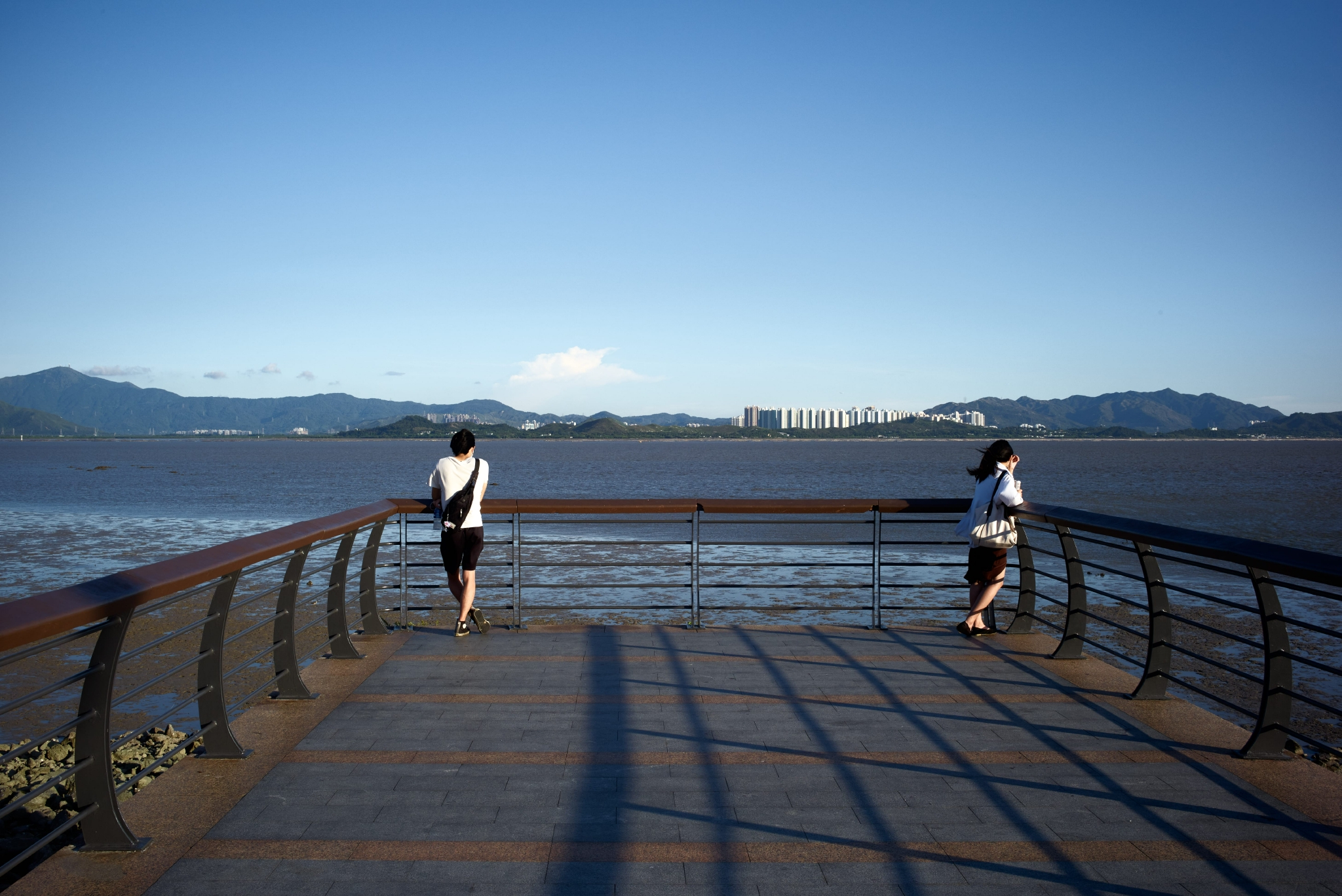 城市漫步指南口衔山石细心望海波平深圳湾公园漫步指南