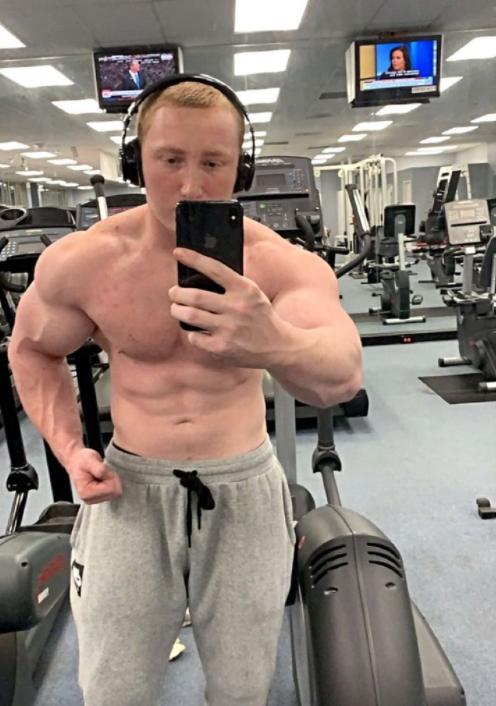 世界上最强壮的男孩健身上瘾,8年前创下世界纪录,如今变化巨大休闲区蓝鸢梦想 - Www.slyday.coM 世界上最强壮的男孩健身上瘾,8年前创下世界纪录,如今变化巨大休闲区蓝鸢梦想 - Www.slyday.coM