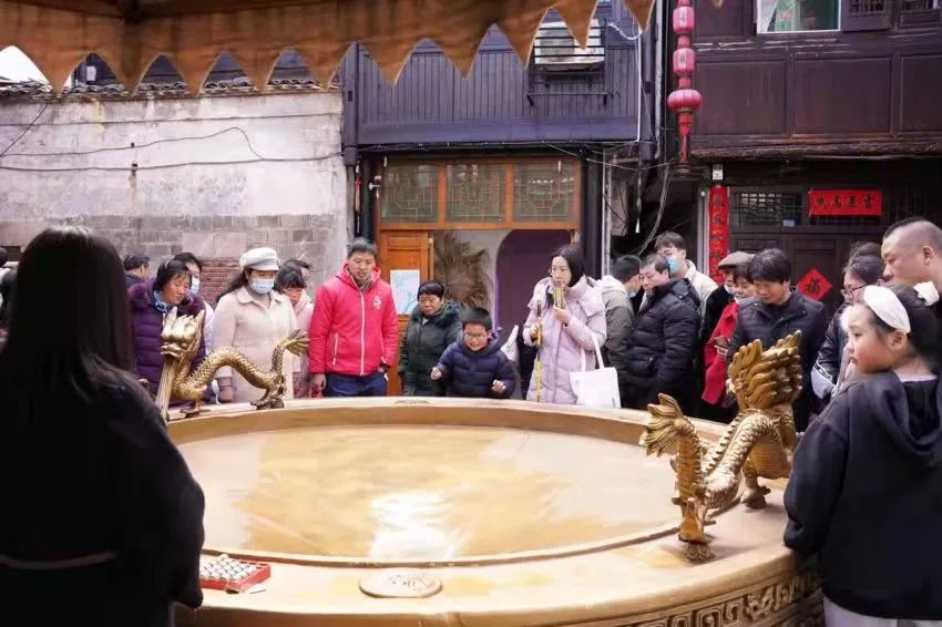 温暖过年嘉游赣丨大年初六抓住假期最后一波“热”,嗨玩龙虎山!休闲区蓝鸢梦想 - Www.slyday.coM 温暖过年嘉游赣丨大年初六抓住假期最后一波“热”,嗨玩龙虎山!休闲区蓝鸢梦想 - Www.slyday.coM