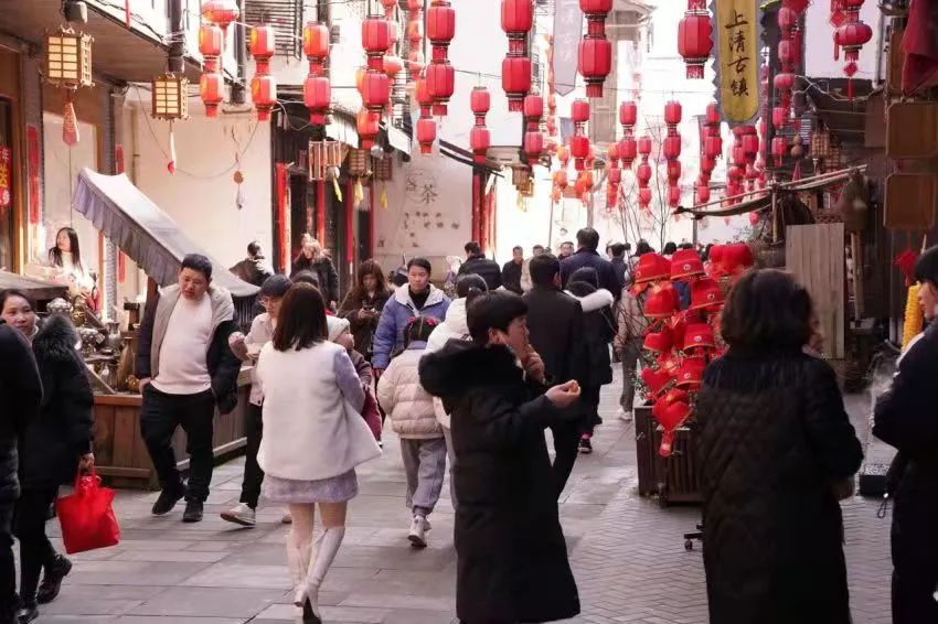温暖过年嘉游赣丨大年初六抓住假期最后一波“热”,嗨玩龙虎山!休闲区蓝鸢梦想 - Www.slyday.coM 温暖过年嘉游赣丨大年初六抓住假期最后一波“热”,嗨玩龙虎山!休闲区蓝鸢梦想 - Www.slyday.coM