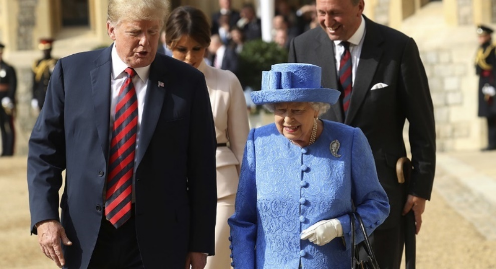 2018年7月13日，英国女王伊丽莎白二世在温莎城堡会见了时任美国总统唐纳德·特朗普和第一夫人梅拉尼娅·特朗普，这是特朗普在任期内第一次拜访伊丽莎白二世，他称女王为“一个令人难以置信的女人”。