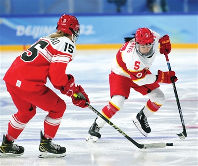 第二比赛日七金待抢中国女冰冲击两连胜(图)休闲区蓝鸢梦想 - Www.slyday.coM 第二比赛日七金待抢中国女冰冲击两连胜(图)休闲区蓝鸢梦想 - Www.slyday.coM