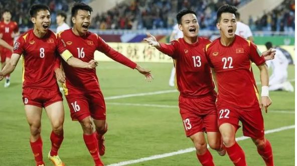 越南足协作出决定，将续约韩国名帅，中国足球劲敌诞生