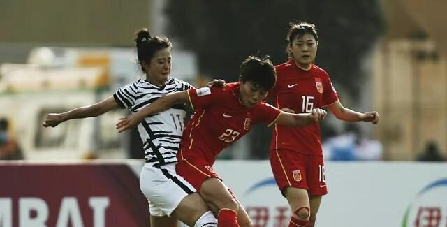 亚洲杯个人颁奖，王珊珊最佳球员，朱钰最佳门将，<a href=