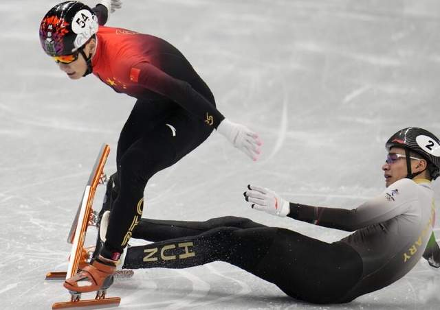 刘少林社媒被围攻！犯规遭喷动作危险，网友举证：<a href=