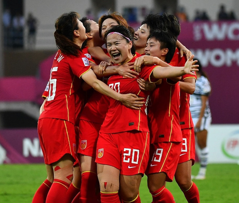 女足2-2扳平后！中国疯狂庆祝，可有谁注意，6名<a href=