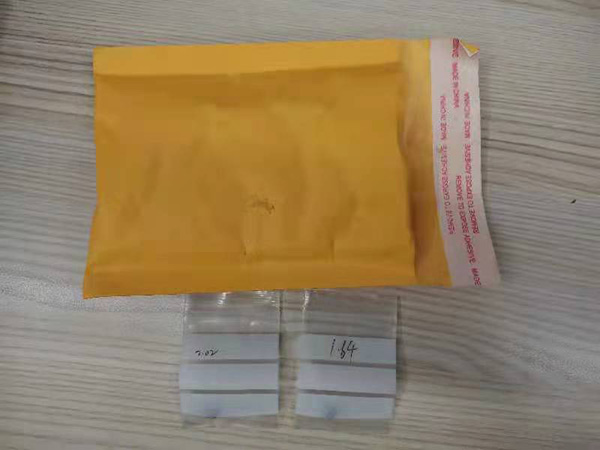 裝有2顆紅寶石的牛皮紙袋被扔進垃圾桶，上海民警為失主尋回  第2張