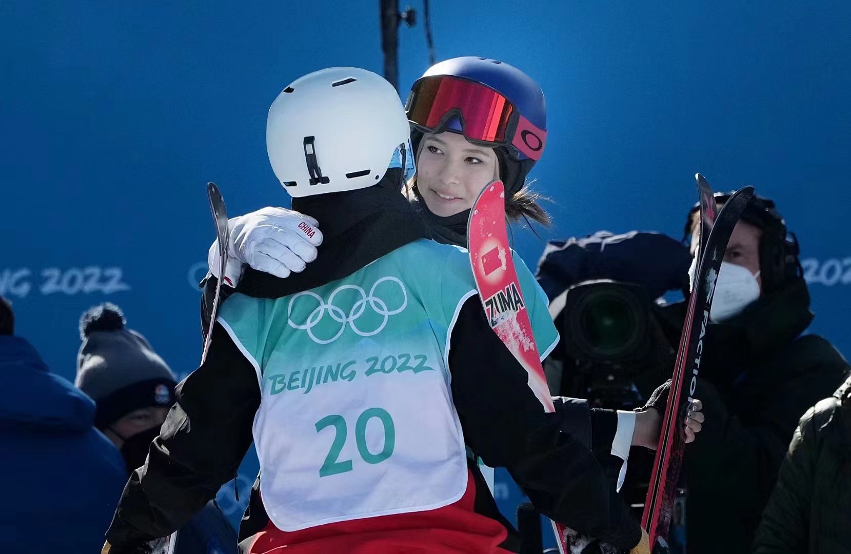 看谷爱凌首秀“太过瘾了!”首钢滑雪大跳台首批冬奥观众点赞运动员休闲区蓝鸢梦想 - Www.slyday.coM 看谷爱凌首秀“太过瘾了!”首钢滑雪大跳台首批冬奥观众点赞运动员休闲区蓝鸢梦想 - Www.slyday.coM