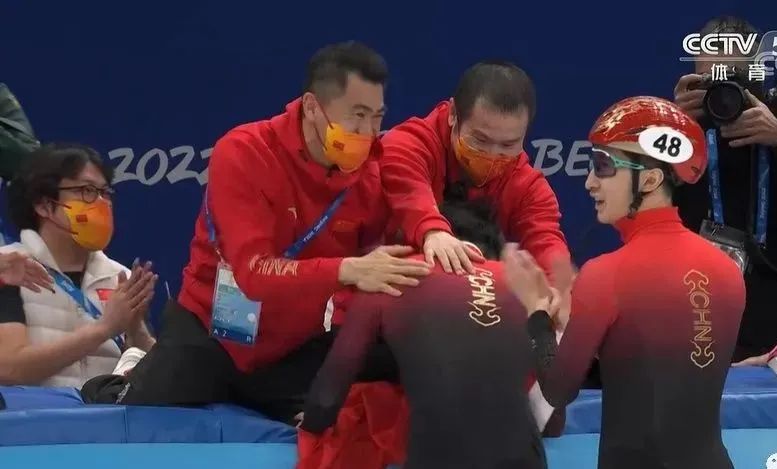 包揽金银!任子威获得短道速滑男子1000米金牌,李文龙获得银牌休闲区蓝鸢梦想 - Www.slyday.coM 包揽金银!任子威获得短道速滑男子1000米金牌,李文龙获得银牌休闲区蓝鸢梦想 - Www.slyday.coM