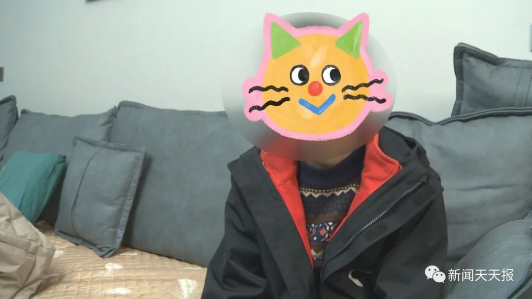 乐山12岁男孩玩手机花掉16000多元 家长们千万要注意!休闲区蓝鸢梦想 - Www.slyday.coM 乐山12岁男孩玩手机花掉16000多元 家长们千万要注意!休闲区蓝鸢梦想 - Www.slyday.coM