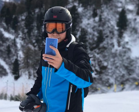 周鸿祎祝贺谷爱凌夺冠,自曝滑雪史:2004年险些命丧中级道休闲区蓝鸢梦想 - Www.slyday.coM 周鸿祎祝贺谷爱凌夺冠,自曝滑雪史:2004年险些命丧中级道休闲区蓝鸢梦想 - Www.slyday.coM