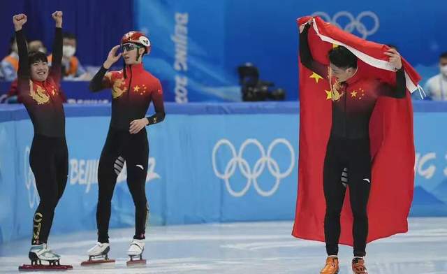 暖心！武大靖获奖100万，社媒遭<a href=