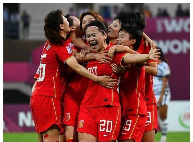 女足2-2扳平后！中国疯狂庆祝，可有谁注意，6名<a href=