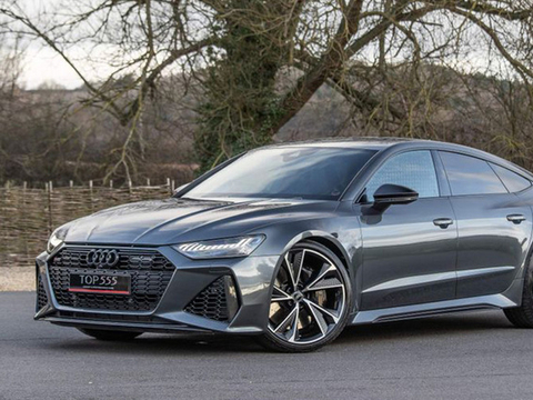 空间大颜值高，破百仅需3.6秒！奥迪全新RS 7海外实拍搭4.0T V8