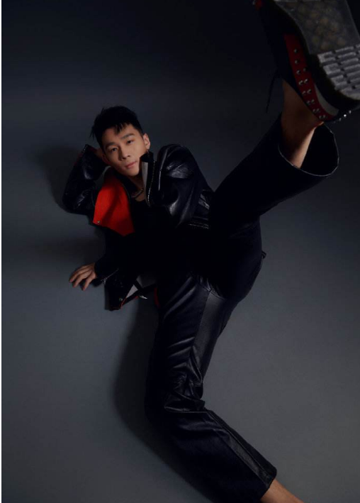 武大靖碰任子威的手让他先走，神仙友谊破防了，<a href=