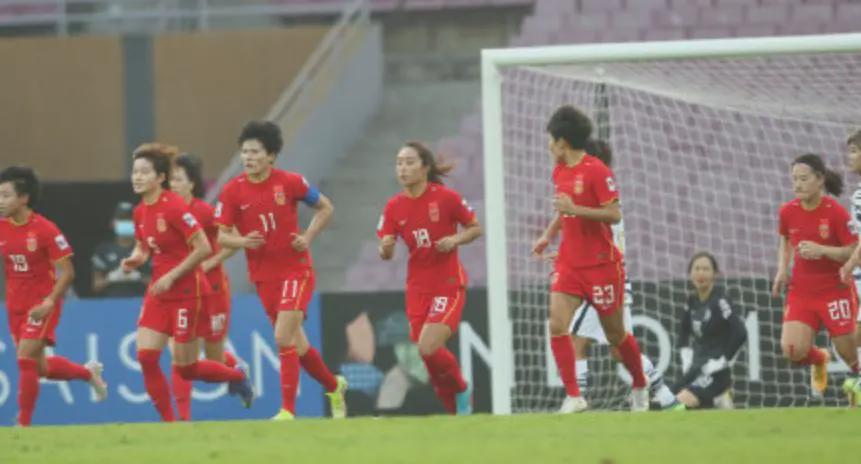 群星为女足夺冠贺喜：黄健翔说了大实话，潘粤明发<a href=