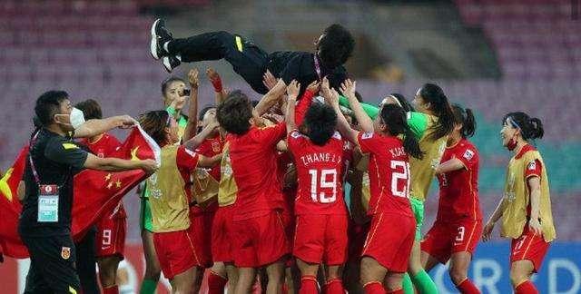 欢迎铿锵玫瑰回家，5分钟回顾女足32大逆转<a href=