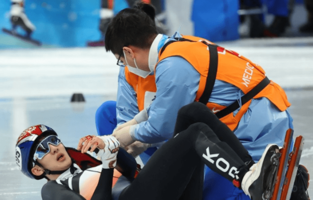 一共缝了11针！朴章赫伤情曝光，<a href=