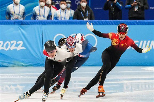 韩网友不满判罚闹笑话！找中国主帅金善台同名替身，向<a href=