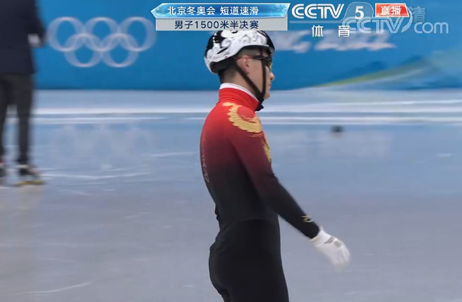 意外！任子威被判犯规，取消成绩无缘决赛，摊手不满<a href=