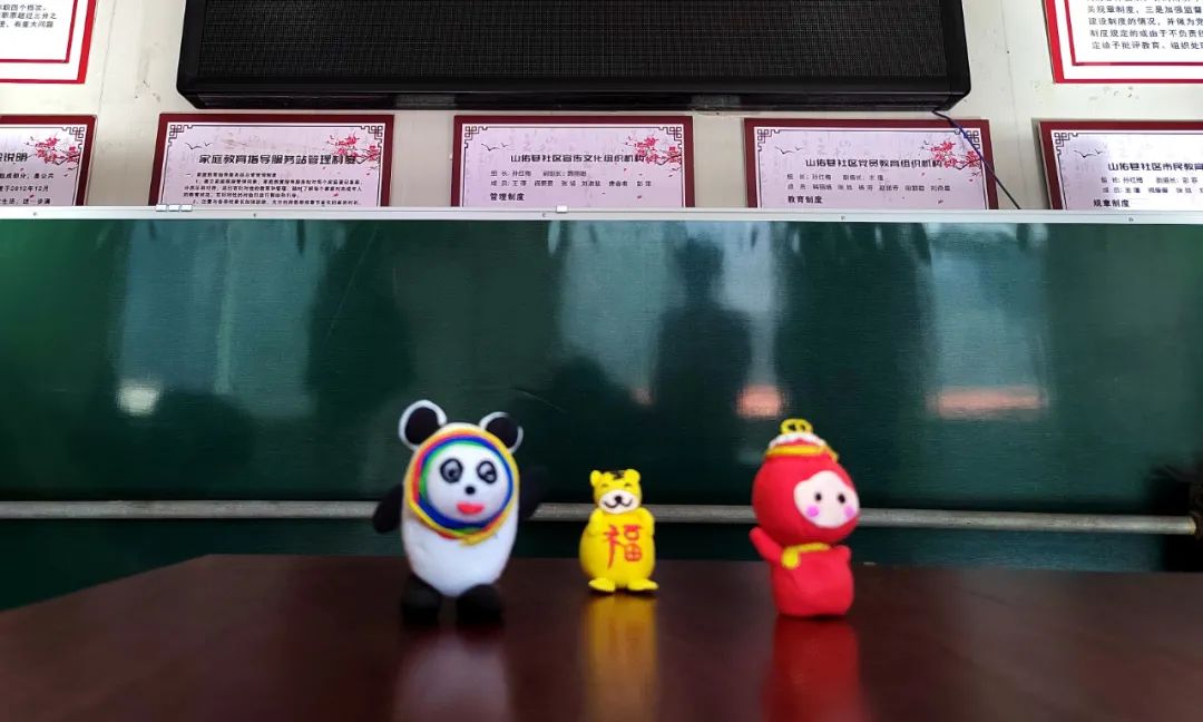 太原市民热衷手工制作冰墩墩