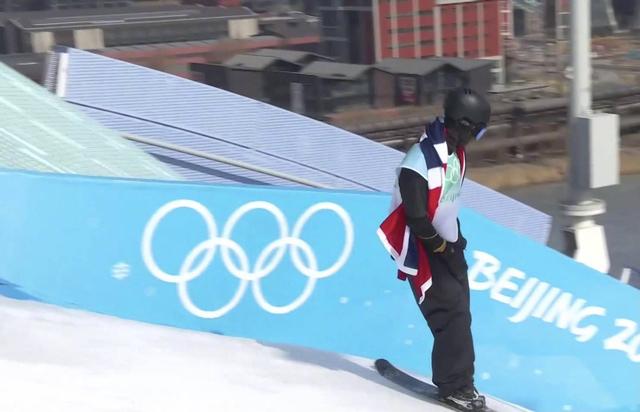 北京冬奥最奇葩一幕!金牌到手便“做秀”,中国双冠王获好评休闲区蓝鸢梦想 - Www.slyday.coM 北京冬奥最奇葩一幕!金牌到手便“做秀”,中国双冠王获好评休闲区蓝鸢梦想 - Www.slyday.coM