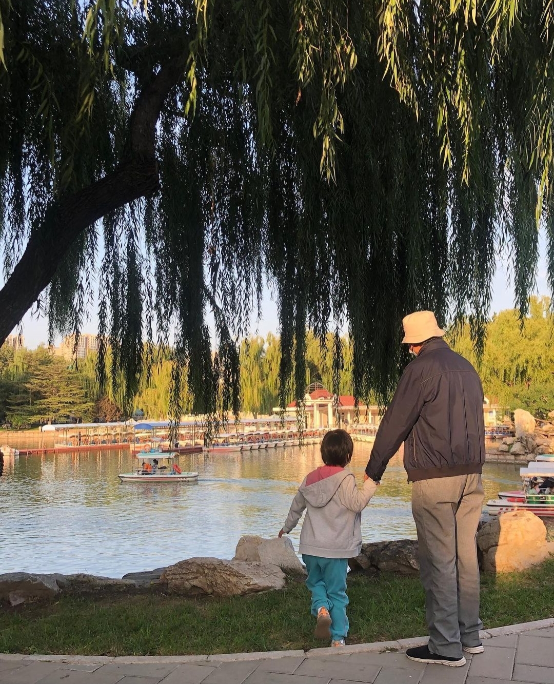 汤唯带女儿回北京安家，被质疑与<a href=